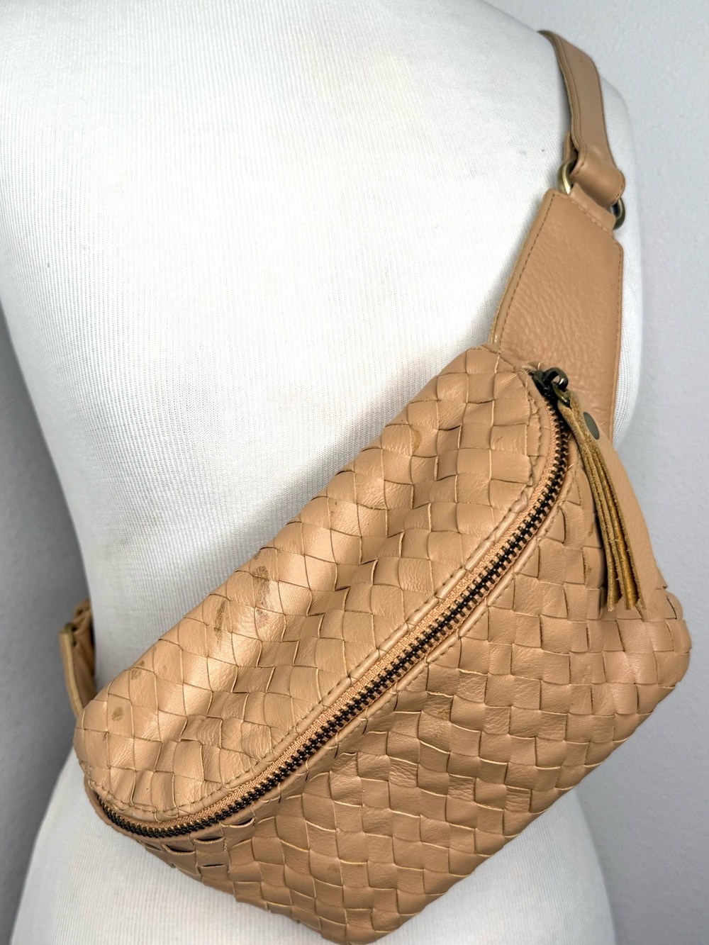 MANDRN Sling Bag REMY WOVEN Leather PACK IN SAND fanny pack handmade